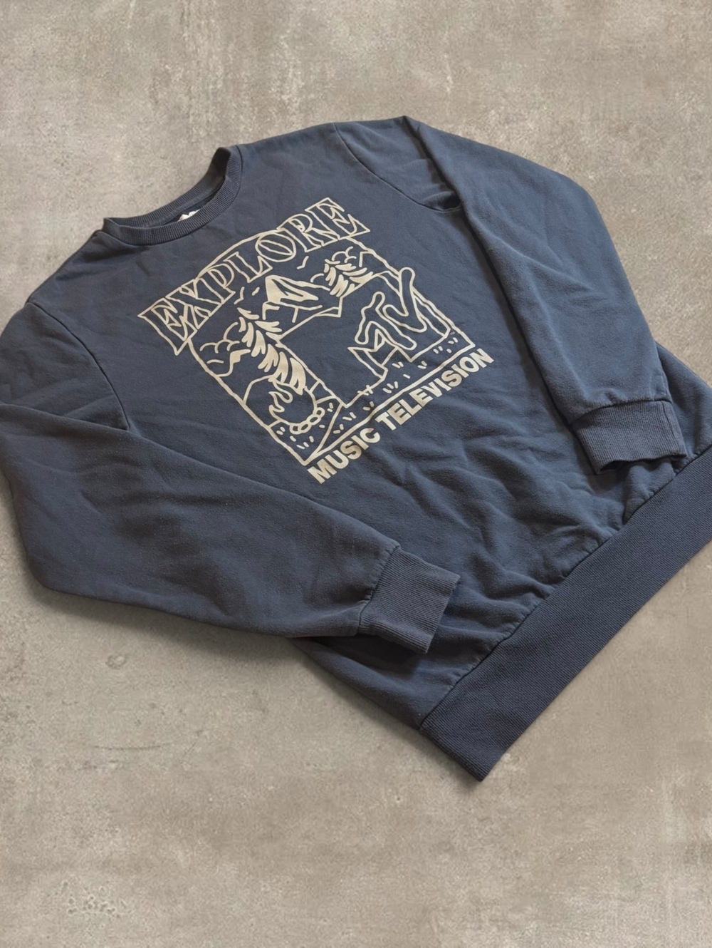 MTV Explore Outdoor Camp Graphic Navy Crewneck Sweatshirt Mens Small